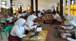 Kadis Beserta Jajaran Diknas Tanjabtim Sampaikan Pesan Motivasi, Ajak Peserta Didik Hadapi TKA Dengan Jujur, Riang-Gembira