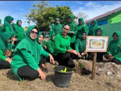 KODIM 1506/NAMLEA MENGGELAR PENANAMAN POHON SEBAGAI BENTUK KEPERDULIAN PELASTRIAN LINGKUNGAN