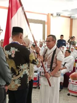 Wabup Tapteng Lepas Keberangkatan 357 Jemaah Haji Kloter 14 Embarkasi Medan Menuju Tanah Suci