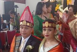 Dua Marga Dipersatukan: Borbor Marsada Tanjab Barat Ucapkan Selamat Menempuh Hidup Baru Lusiana Damanik & Hendra Silaban 