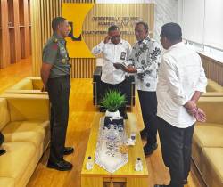 Bupati Maluku Tengah Ajukan Usulan Infrastruktur SDA Strategis ke Kementerian PU