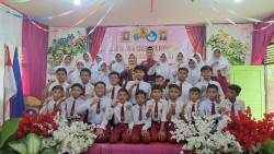 SDN 61/X Talang Babat Lepas 81 Siswa Kelas VI, Kepsek: Ini Bukan Akhir Melainkan Awal Perjalanan Baru