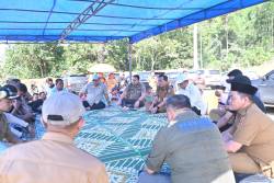 Gelar Rapat Terbuka di Bawah Tenda, Bupati M. Syukur Libatkan Masyarakat Persiapkan MTQ Merangin ke-52