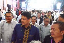 Bupati Tapteng Hadiri HUT APKASI Ke-26, Masinton Pasaribu : Perkuat Kolaborasi Pembangunan Daerah