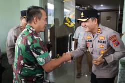 Perkokoh Sinergitas TNI-Polri, Kapolres Tapteng Silaturahmi Ke Makorem 023/KS