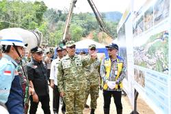 Pemkab Tapteng Usulkan Pengerjaan Sabo Dam Tukka 24 Jam Nonstop Demi Percepatan Penanganan Banjir