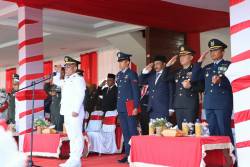 Kapolres Tapanuli Tengah Hadiri Upacara HUT Ke-81 RI di GOR Pandan