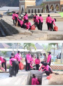 SAMBUT HKGB, BHAYANGKARI POLRES BURU GELAR AKSI BERSIH PANTAI PMP NAMLEA