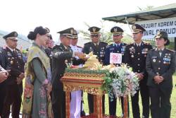 Sinergitas TNI-Polri, Wakapolres Tapteng Hadiri Upacara HUT Ke-81 TNI di Makorem 023/KS