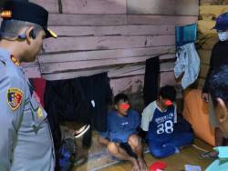 Kapolres Tapteng Pimpin Penggerebekan Operasi Sarang Narkoba, Amankan 2 Orang Pengedar Sabu dan BB 12 Gram Sabu