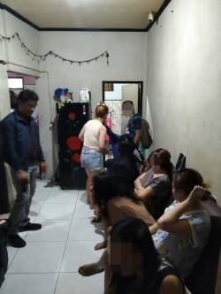 POLRES BURU BERSAMA BNNK BURU GENCARKAN RAZIA NARKOBA, TIGA PEREMPUAN DIAMANKAN UNTUK PEMERIKSAAN LEBIH LANJUT