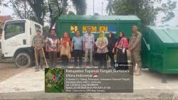 Kementerian PU Serahkan 2 Unit Bak Amroll Kepada Pemkab Tapteng, Dukung Pemulihan Pasca Bencana