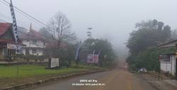 Diguyur Hujan Sehari Penuh, Kabut Asap Wilayah Tanjabtim Tak Kunjung Hilang, Bukit Menderang Masih Diselimuti Asap