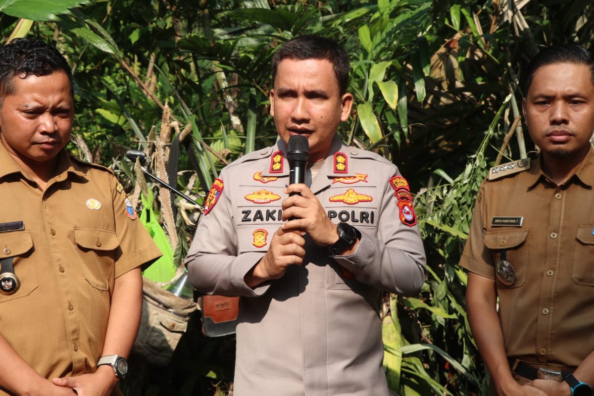 Bantu Akses Jalan Warga, Polres Lebak Bangun Jembatan Merah Putih Penghubung Antar Kampung