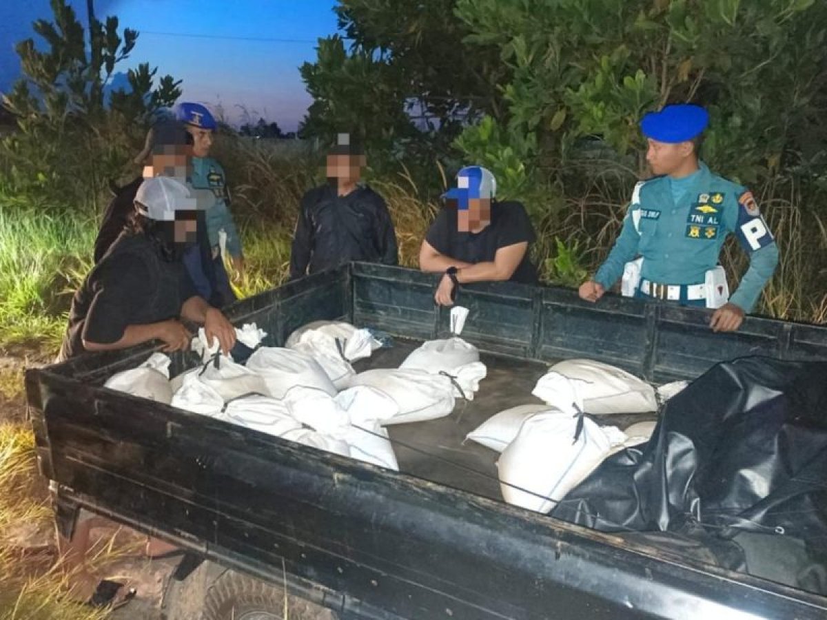 Jejak Gelap Timah Ilegal di Baturusa Terbongkar, TNI AL Sita 1 Ton, Pelaku Kabur
