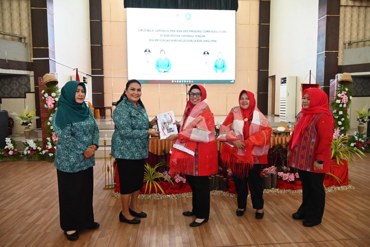 TP PKK Tapteng Sambut Kunjungan Tim Supervisi TP PKK Sumut Dalam Pembinaan Tertib ADM dan PAAR