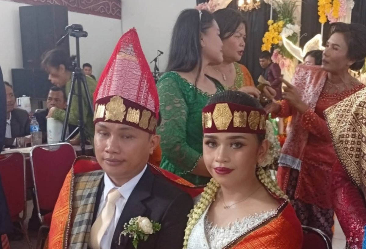 Dua Marga Dipersatukan: Borbor Marsada Tanjab Barat Ucapkan Selamat Menempuh Hidup Baru Lusiana Damanik & Hendra Silaban 