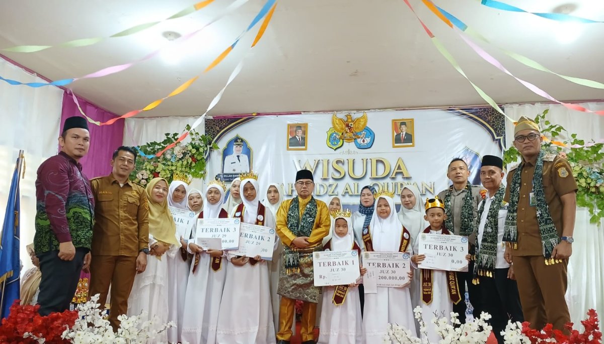 SDN 61/X Talang Babat Wisuda 43 Santri Tahfidz: Cerdas Akal, Suci Hati, Mulia Akhlak