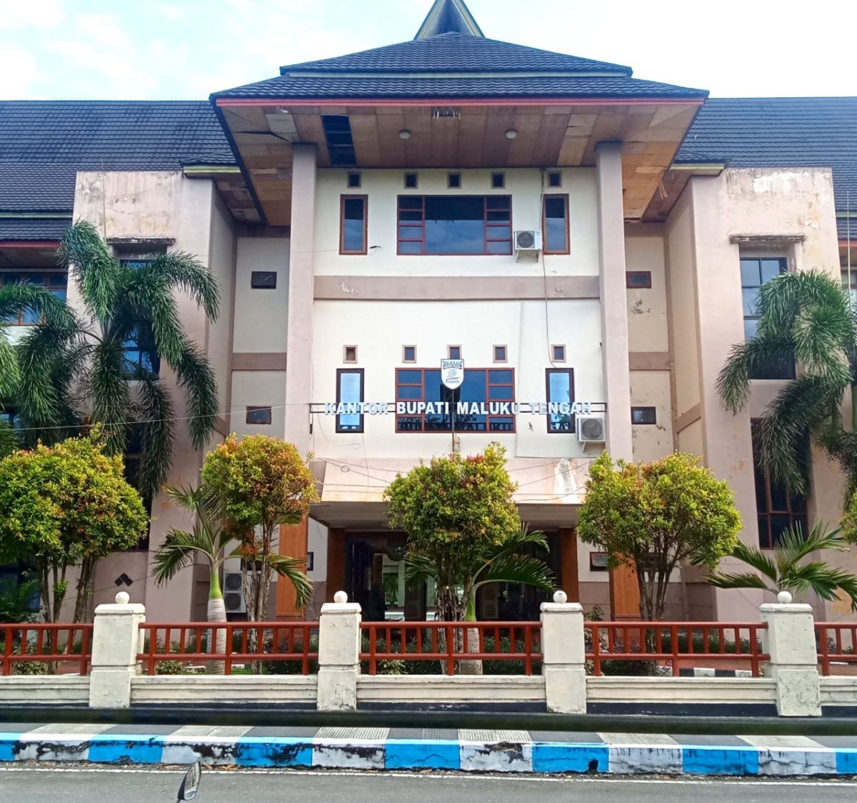 "PEMEKARAN KECAMATAN KEPULAUAN BANDA TANPA KODE WILAYAH"