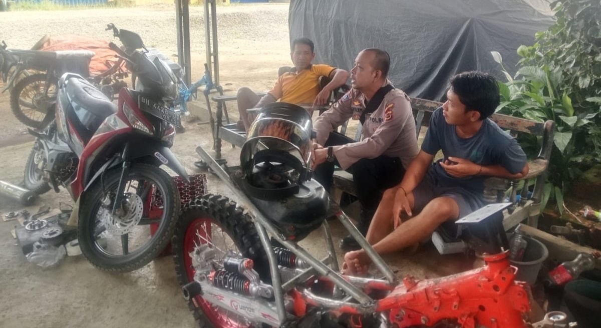Wujudkan Lingkungan Kondusif Bhabinkamtibmas Polres Tanjabtim Gencar Sosialisasi Anti Geng Motor