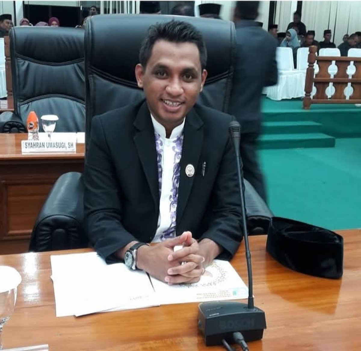 KETUA FRAKSI PARTAI GOLKAR DPRD KABUPATEN BURU MENDESAK PEMERINTAH DAERAH UNTUK MELAKSANAKAN PILKADES SERENTAK TAHUN 2026