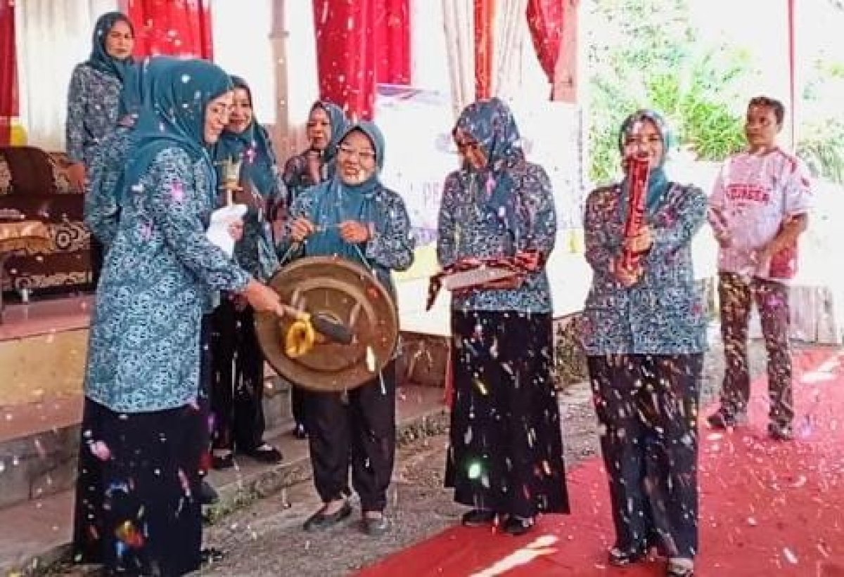 Hj Lavita Syukur Buka Jambore PKK se-Kecamatan Renah Pembarap