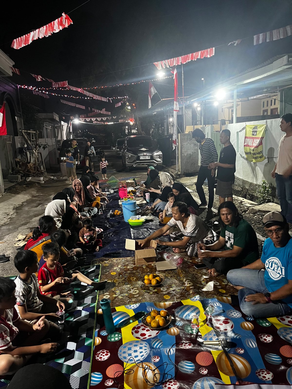 Syukur atas Juara 2 HUT RI ke-81, Warga Blok I.29 Bukit Agave Rayakan Dengan Makan Bersama