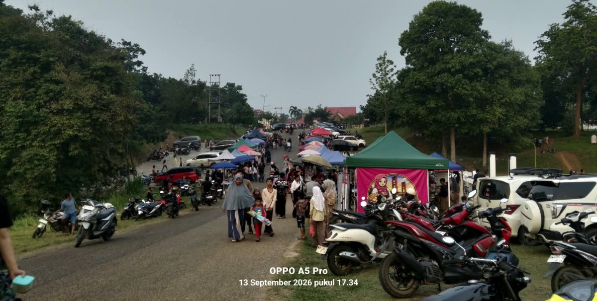 Taman Bukit Benderang "Hidup" Puluhan Lapak Kuliner Ramai Pengunjung, "Potensi PAD Tertidur" 