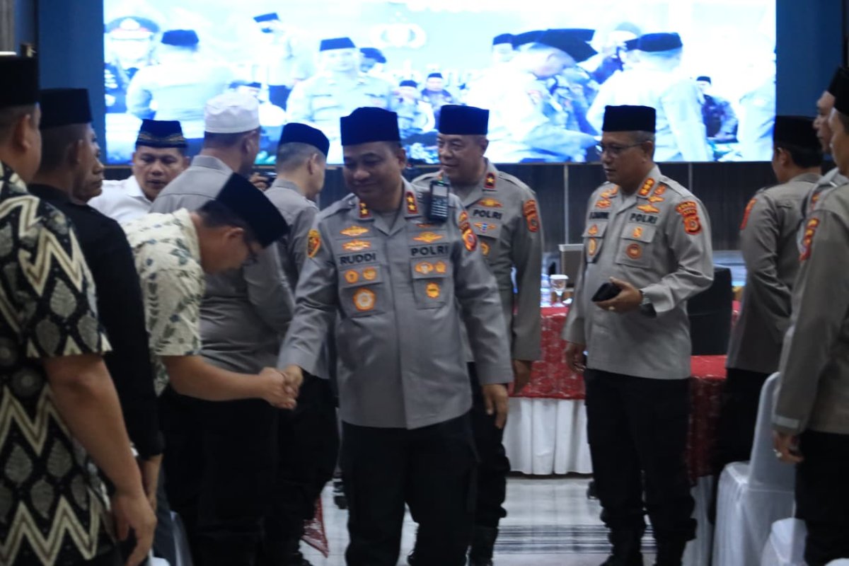 Kapolda Aceh Ikuti Ngaji Kebangsaan Bersama Gus Baha Secara Hybrid