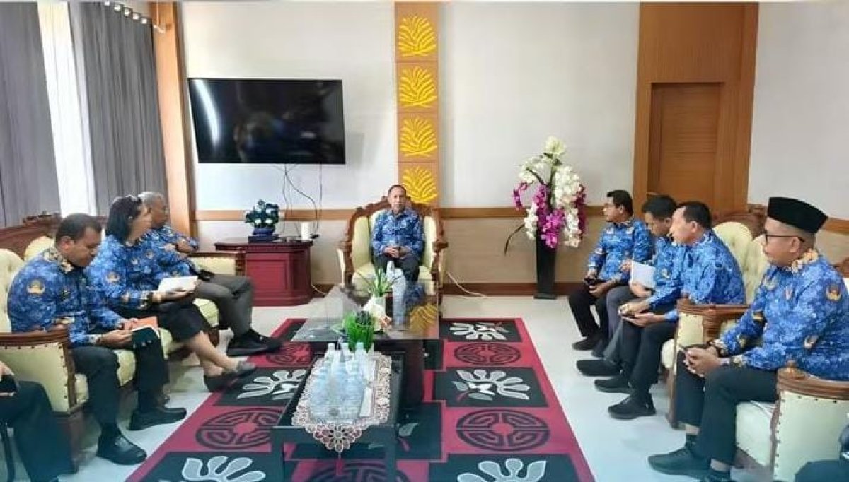 Sekda Maluku Tengah Pimpin Rapat Percepatan Reformasi Birokrasi 2026