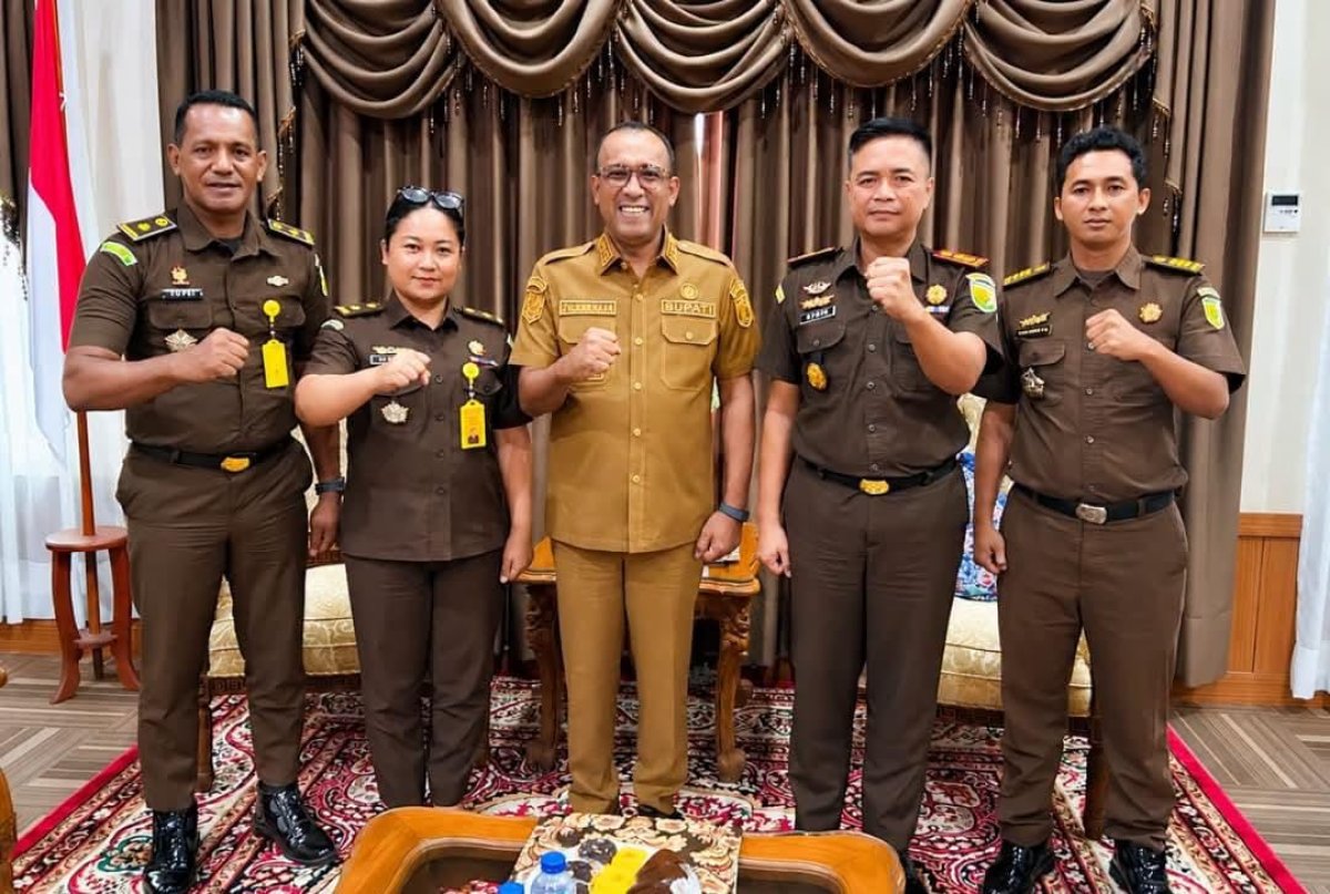 Bupati Maluku Tengah Terima Kunjungan Kajari, Perkuat Sinergi Forkopimda