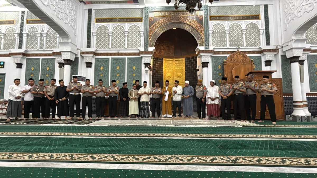 Subuh Keliling di Masjid Raya Baiturrahman, Kapolda Aceh Perkuat Kemitraan Dengan Masyarakat