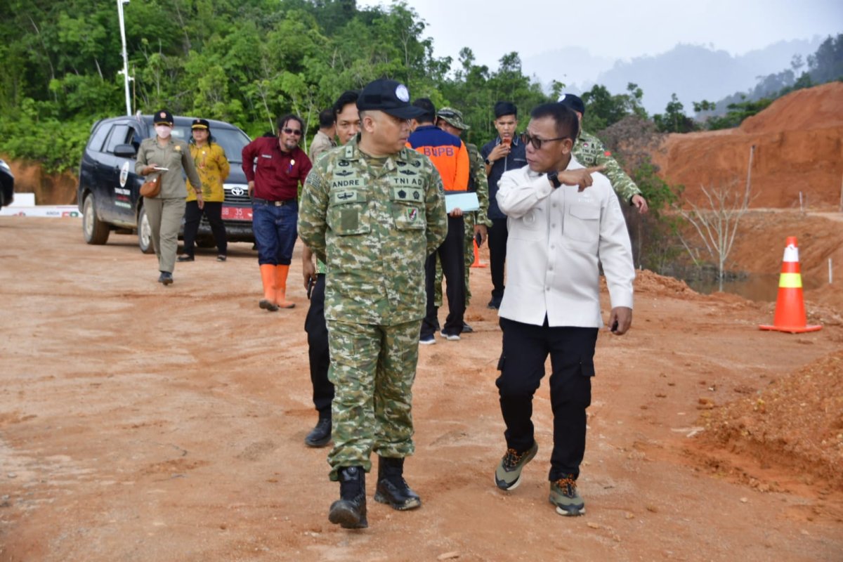 Bupati Tapteng Bersama Satgas PRR Pusat Tinjau Percepatan Rehabilitasi Pascabencana di Kecamatan Tukka