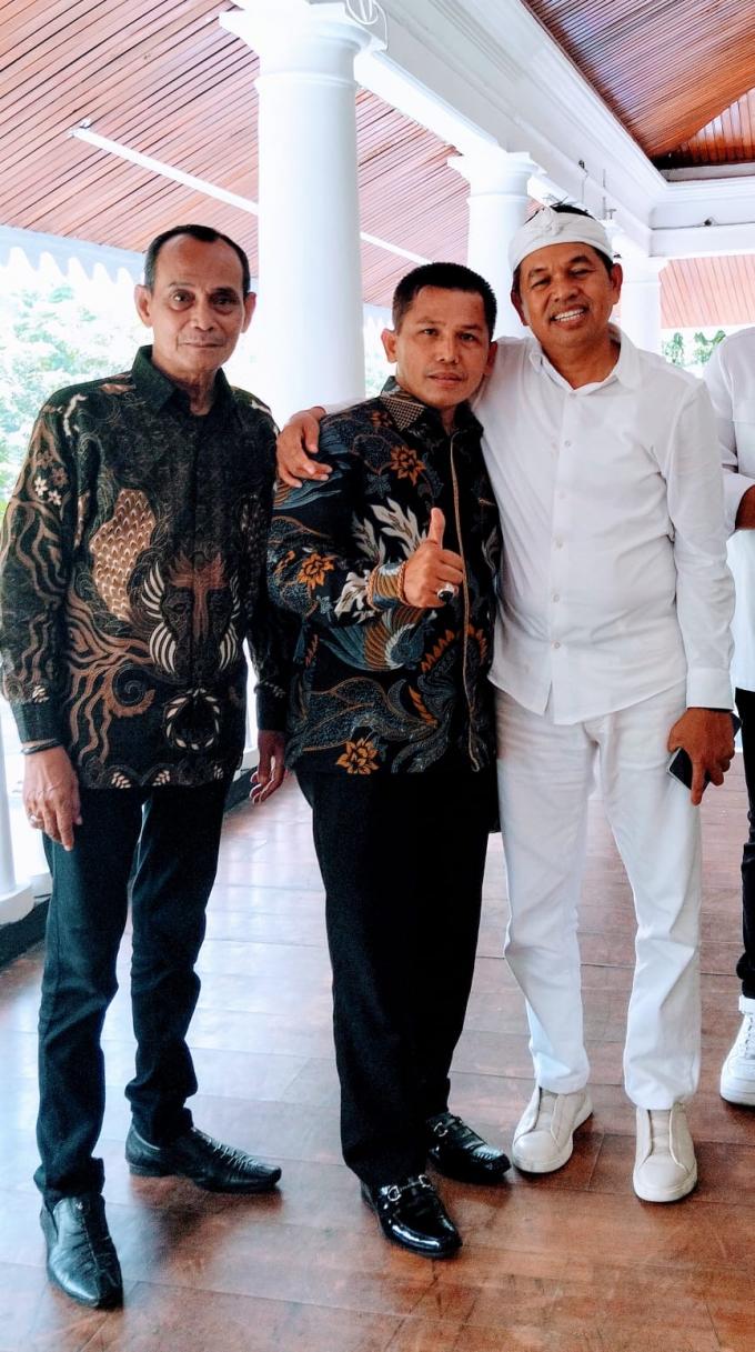 "Kang Dedi Mulyadi Gubernur Dengan Sejuta Talenta" 