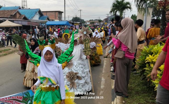 SIT Nurul Hikmah Sabak Barat Partisipasi Aktif TK-SD-SMP Antusias Ikuti Sabak Karnaval-Tampilkan Flora-Cinta Alam Hayati Sejak Usia Dini