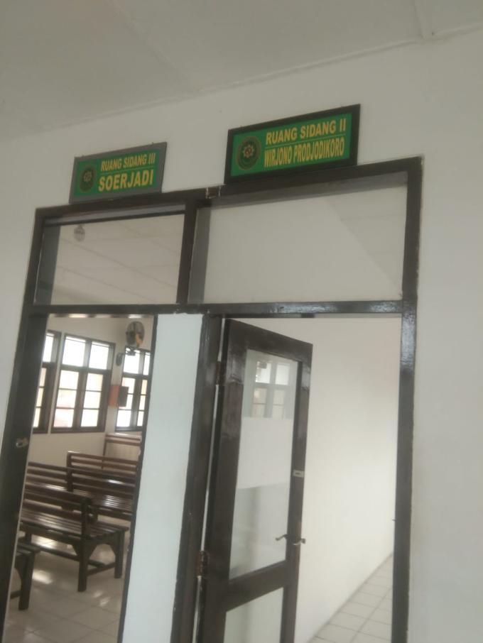 Sidang PK Irfan Surya Negara Mantan Ketua DPRD Provinsi Jawa Barat Ricuh 