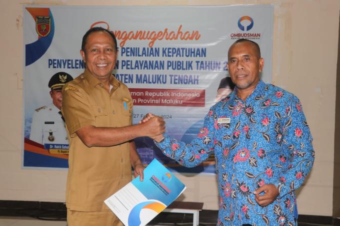 Pemerintah Kabupaten Maluku Tengah Mendapat Kategori Zona Hijau Kepatuhan Pelayanan Publik Tahun 2023.