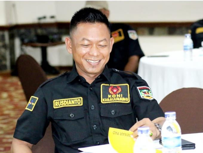 Kangkangi Arahan Presiden Rusdianto Ketua KONI Sijunjung Memiliki Puluhan Alat Berat Excavator Untuk Tambang Emas Liar